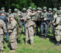 Спецове от САЩ подготвят украински военни за нов конфликт Донбас