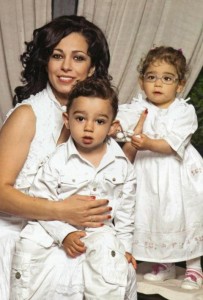 Елена с децата си Александър и Изабела