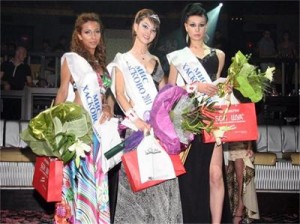 Мис Хасково 2011 със счупен череп след катастрофа