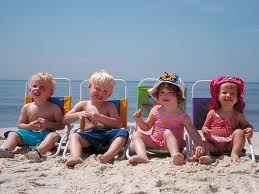 деца на плаж