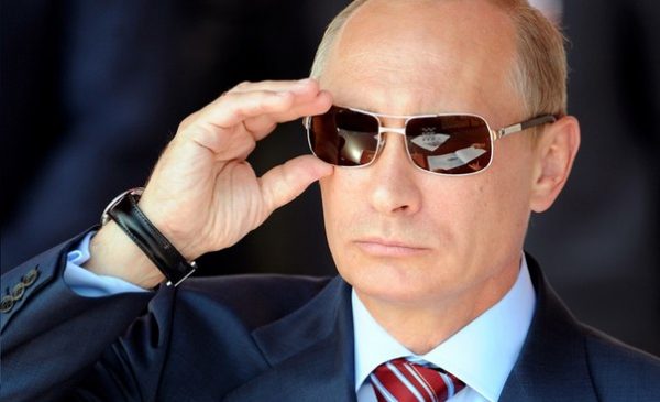 Путин с очила