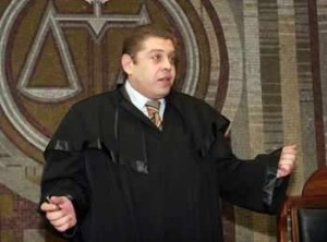 Корумпираният съдия Петър Сантиров!