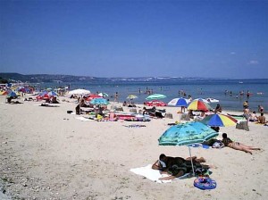 плаж Дори на плажа човек трябва да е нащрек