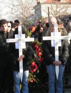 белнейски убийство Погребението на сестрите Роси и Хриси