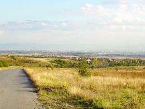 Теренът за пистата в Доброславци сега...