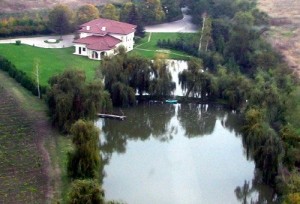 къщата с езерото Къщата с езерото край Варна
