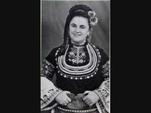 надка караджова певица От 1952 Надка Караджова е на сцена