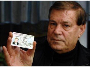 чаушев имена Чаушев с официалната си лична карта