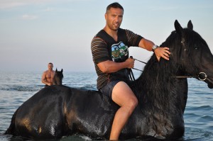петко димитров Петко Димитров е горд собственик на кон за 200 хил. евро