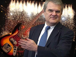 Румен Петков свирел на бас китара