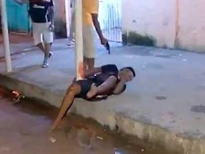 Заснеха убийство наживо
