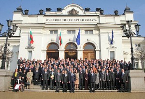 Депутатите си купуват коли за 5 милиона лева