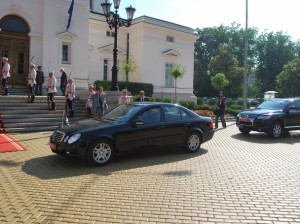 Депутатите си купуват коли за 5 милиона лева