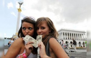100 000 проститутки мачкат чаршафите на Евро 2012