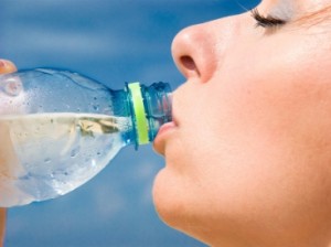 вода