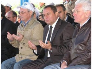 Кметът в центъра