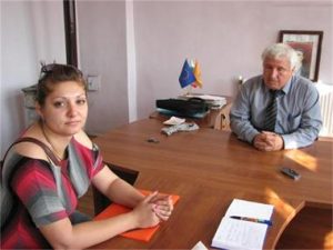 Секретарката Анка и кметът Сали