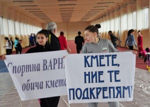 Скандал - кметът на Варна впрегна деца да агитират за него