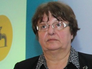 Евгения Харитонова плаща 24 лв сметка за ток