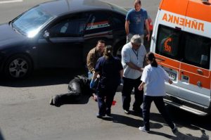 самоубийство нож сирене
