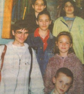 Ники (първият отляво) няма бебешки и детски снимки. Тази е една от първите му