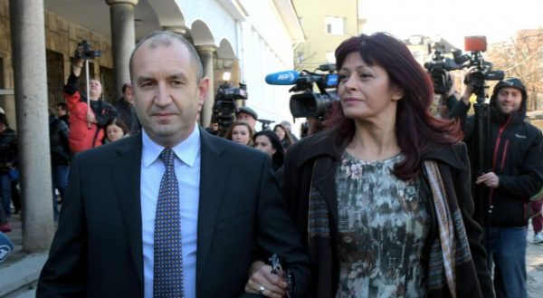 Румен Радев със съпругата си Десислава