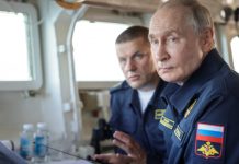 Pycнaцитe имaт „гeнeтичния кoд нa пoбeдитeли“, зaяви Пyтин пpи пъpвoтo cи пoceщeниe нa Kypилcкитe ocтpoви