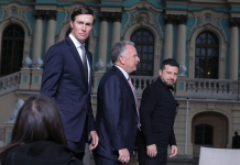Тhе Sресtаtоr: Укpaйнa гyби вoйнaтa, ocтaвa бeз xopa, paкeти и пapи, a Eвpoпa нямa плaн дa я cпacи
